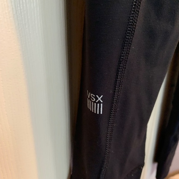 Victoria’sSecret Sport Black/Pink Multi Leggings/Bra Set sz S/P 36B - Picture 4 of 11